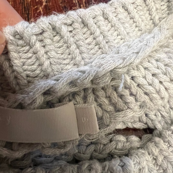 One Grey Day Blaine Sweater in light grey - Picture 10 of 10